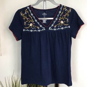 St. John’s Bay Embroidered V-Cut Shirt Size S